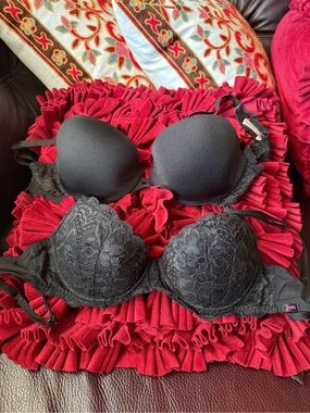 Victoria's Secret Black Lace & Smooth Bra for two size 34B pre loved